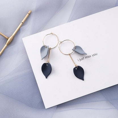 Elegant Geometric Dangle Earrings